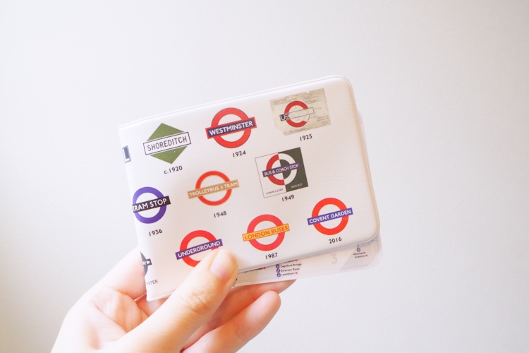 ロンドンの地下鉄グッズのカードケース